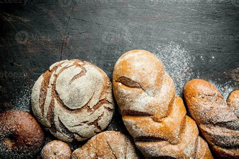 Types of bread from rye and wheat flour. 32012756 Stock Photo at Vecteezy