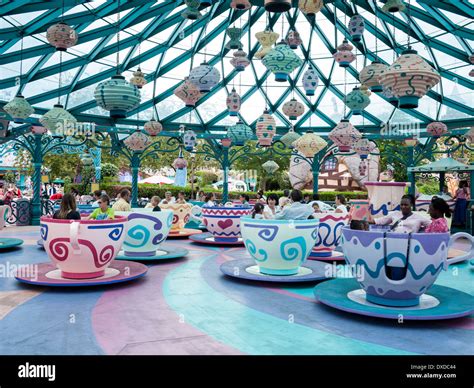 Mad Hatter's Tea Cup Ride at Disneyland Paris, France Stock Photo: 67907060 - Alamy