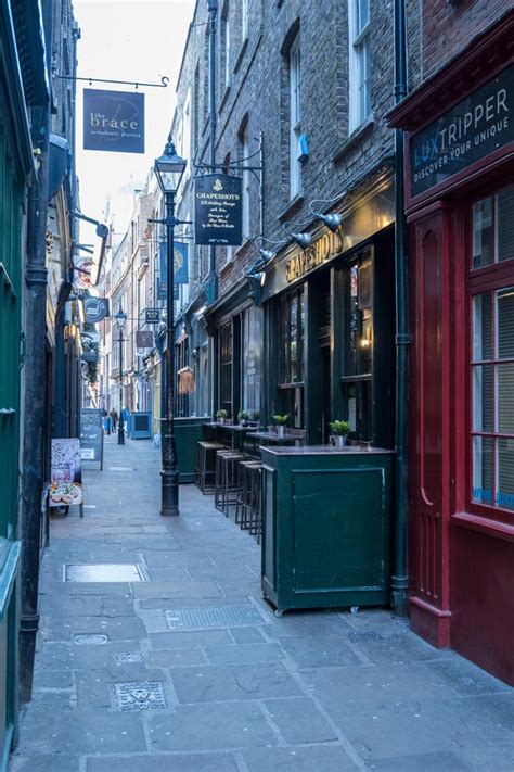 22 Old Streets Of London: Historic Roads You MUST Visit