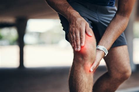 How To Heal a Sprained Knee Quickly - Fit Living Tips