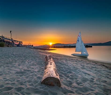 Photo Of Beach During Dawn · Free Stock Photo