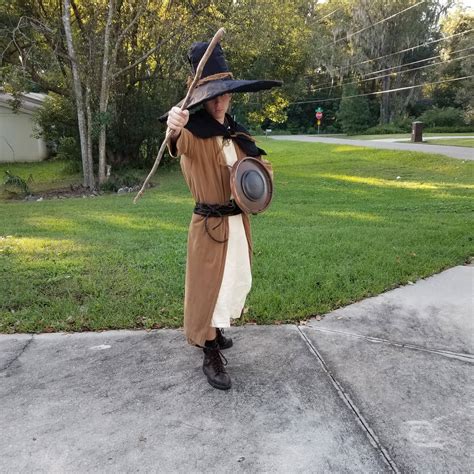 Me dressed up as big hat logan, it's not the best but I tried🤣😂 : r/DarkSoulsIRL