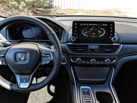 Big & Frugal: 2018 Honda Accord Hybrid Touring Review