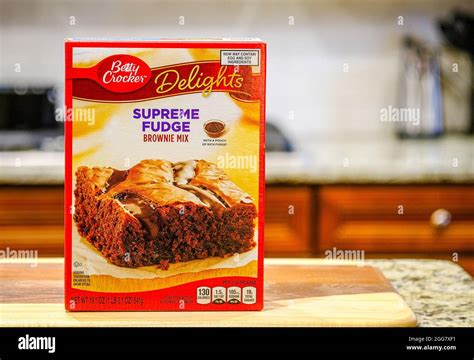 Betty Crocker Fudge Brownie Mix Stock Photo - Alamy