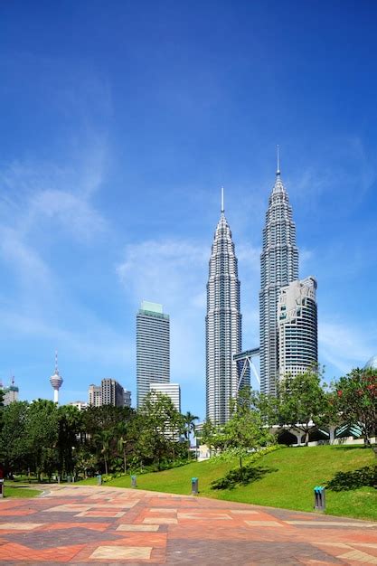 Premium Photo | Kuala lumpur skyline