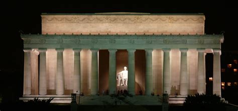 Lincoln Memorial, A Monument To The Memory of A Fighter For Democracy - Traveldigg.com