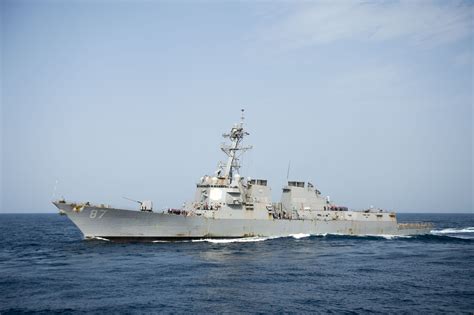 USS Mason Responds to Missile Threat Off Yemen's Coast > U.S. Central ...