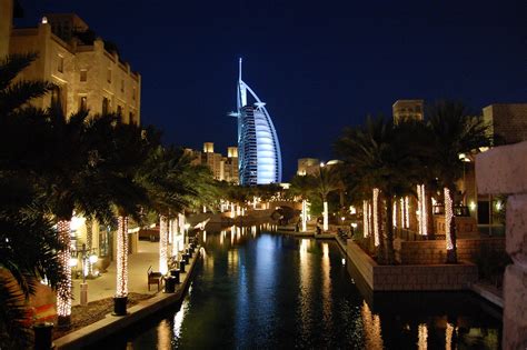 Souk Madinat and Burj Al Arab at night | Leonardo Aguiar | Flickr