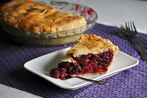 Fresh Blackberry Pie Recipe • Pie | OfBatter&Dough