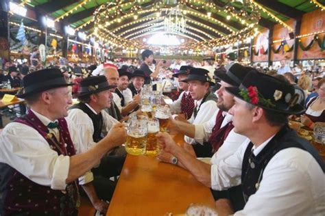 Oktoberfest beer festival in Munich - (15 Pictures) - HitFull.com | Oktoberfest, Great places to ...