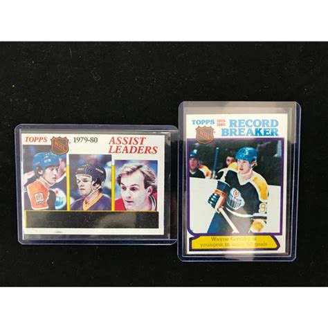 LOT OF VINTAGE HOCKEY CARDS