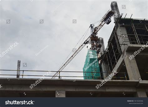 Tall Crane Machine Lifting Objects Horizontally Stock Photo 1814320346 ...