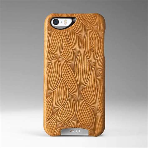 Vaja Embossed Grip Leather iPhone SE Case | Gadgetsin