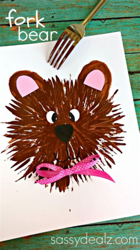 7 Crafts to Celebrate a Teddy Bear Picnic | Bear crafts, Art for kids, Kindergarten art