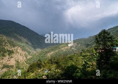 Valley of Ghar Khola river in vicinities of Ghara village, Annapurna Circuit trek, Nepal Stock ...