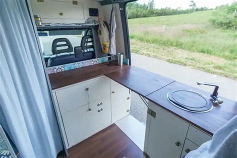 Van Camping Kitchen: Compact Cooking Tips and Must-Have Gadgets