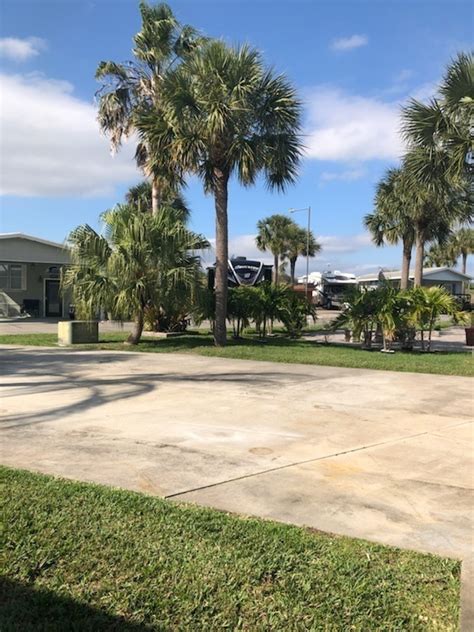 RV Lot in Ancient Oaks RV Resort - RV lot for rent in Okeechobee, FL 1394503