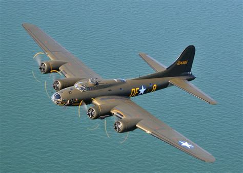 Here's your chance of a lifetime to fly in World War II-Era planes ...