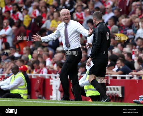 Burnley manager Sean Dyche gestures on the touchline during the Premier ...