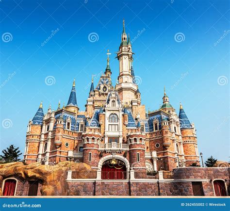 Disneyland Amusement Park on a Sunny Day Editorial Photography - Image ...