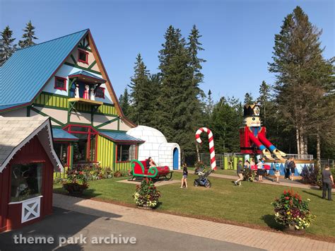 Entrance at Santa's Village | Theme Park Archive