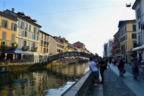 Navigli by Night: Milan Aperitivo Tour - Context Travel - Context Travel