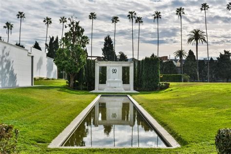 Visit Hollywood Forever Cemetery: hours, tours and famous graves