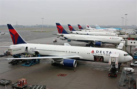 Delta Reinvests Record Profits into Fleet - Avionics International