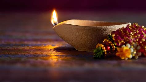 Download Candle Religious Diwali 4k Ultra HD Wallpaper