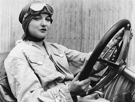 10 Best Female Race Car Drivers In Motorsports History (1920s-1990s) – Autowise