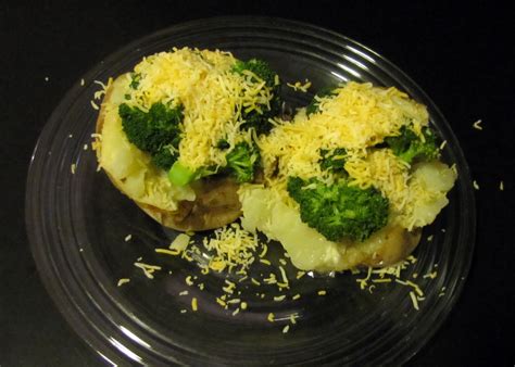 Smells Like Food in Here: Broccoli Cheese Stuffed Baked Potato