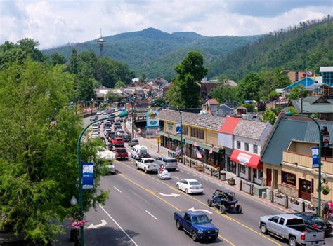 Walking Around Gatlinburg | Visit Gatlinburg, TN