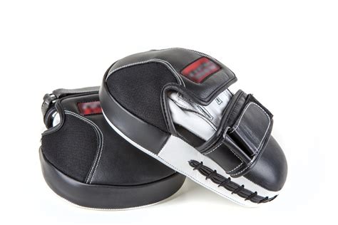 Best Focus Mitts for MMA and Boxing Drills - Find Your Gi