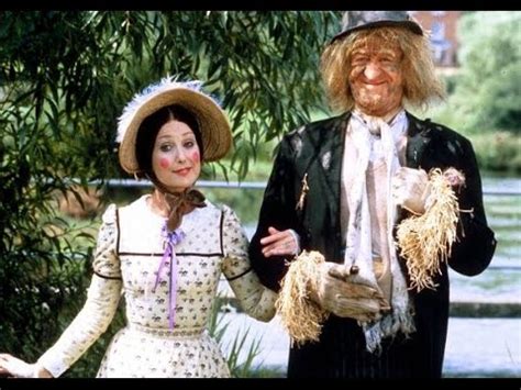 Worzel Gummidge Locations - YouTube