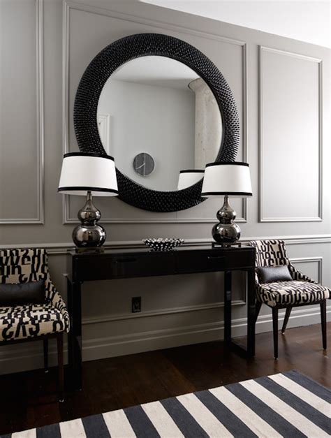 18 Entryways with Captivating Mirrors