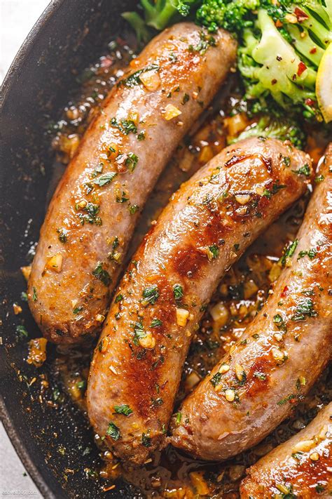 Garlic Butter Sausages and Broccoli Skillet - #sausage #broccoli #recipe #eatwell101 - This easy ...