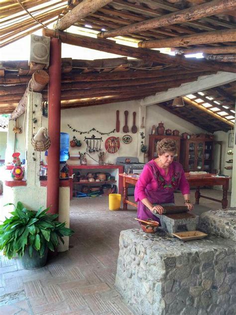 Cooking in an outdoor Mexican kitchen. | Hacienda style kitchen ...