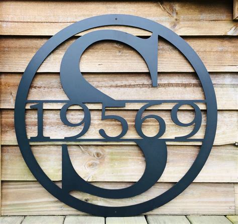 20 Inch Circle Monogrammed Metal Sign with Family Last Name, Metal Wall Art, Personalized ...