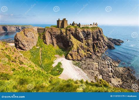 Dunnottar Castle with Clear Sky in Stonehaven, Aberdeen, Scotland Stock ...