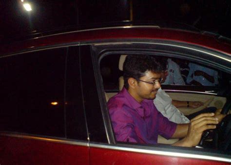 thuppakki-vijay-stills-2 – BizHat.com