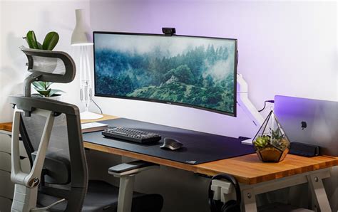 Clean Ultrawide Setup for the Pros working from home - Minimal Desk Setups