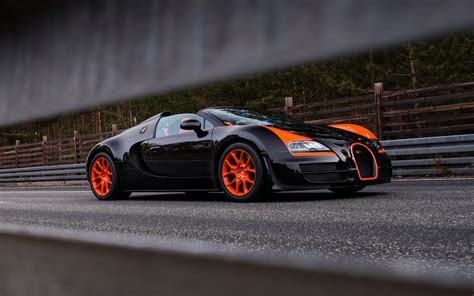 Bugatti Veyron 16.4 Grand Sport Vitesse Takes Convertible Top-Speed Crown