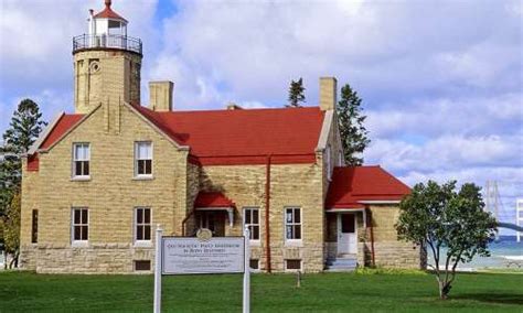 Lighthouses | Michigan