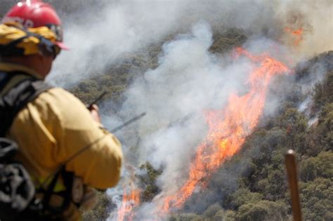 Firefighters Battle Blaze in Santa Barbara County | TIME.com