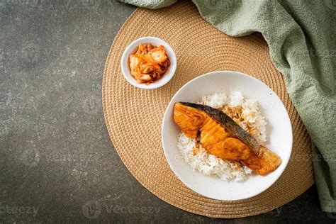 Grilled Salmon with Soy Sauce Rice Bowl 7287863 Stock Photo at Vecteezy