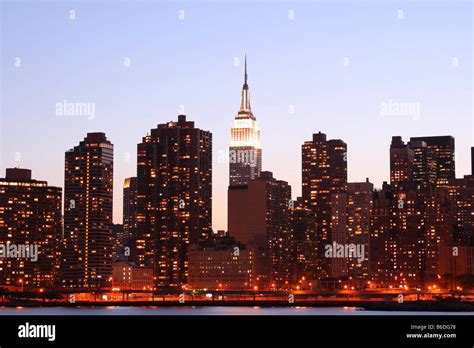 Midtown Manhattan skyline at Night Lights, NYC Stock Photo - Alamy