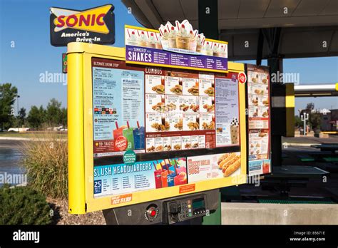 Sonic drive in sign hi-res stock photography and images - Alamy