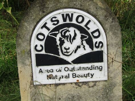 Cotswolds - Area of Outstanding Natural... © Colin Smith cc-by-sa/2.0 ...