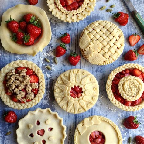 Strawberry pie decoration inspiration! | Fancy pie crust, Desserts, Beautiful pie crusts