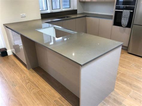 Grey Sparkle Quartz Kitchen Worktops – Pros & Cons | Inovastone